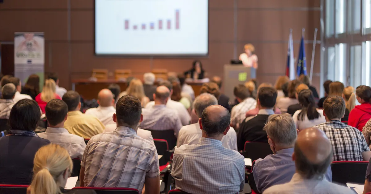 研究成果を全国・海外へ広く届けるオンライン学会運営。